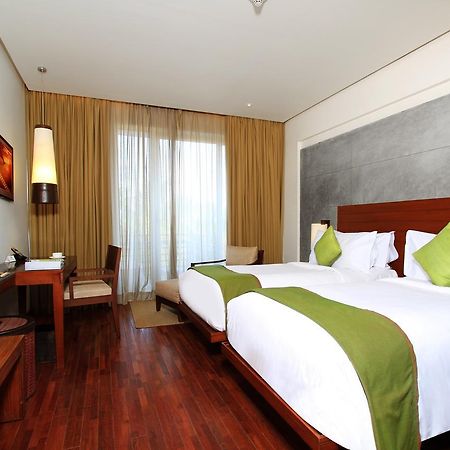 Holiday Inn & Suites Bengaluru Whitefield Exterior photo