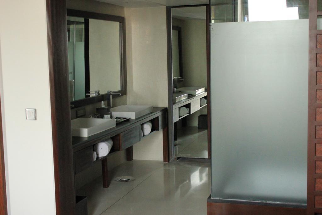 Holiday Inn & Suites Bengaluru Whitefield Exterior photo