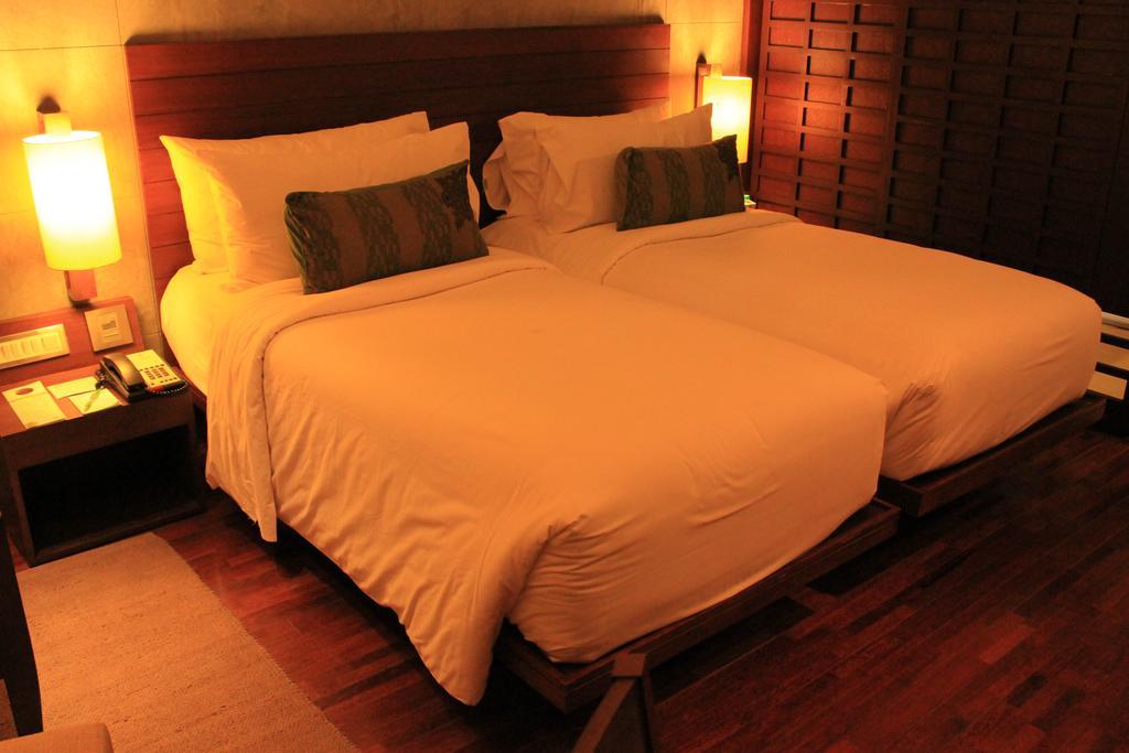 Holiday Inn & Suites Bengaluru Whitefield Exterior photo