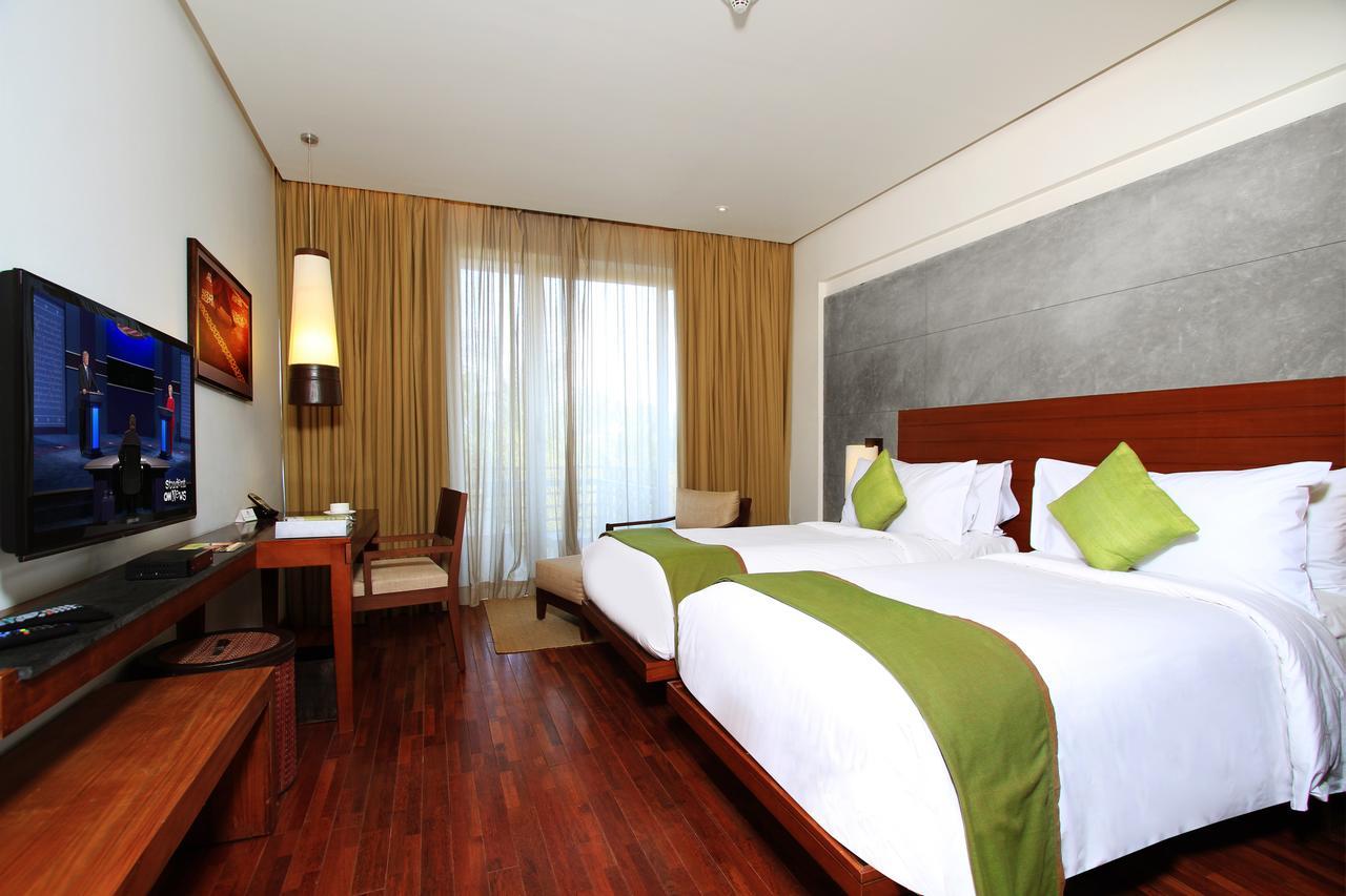 Holiday Inn & Suites Bengaluru Whitefield Exterior photo